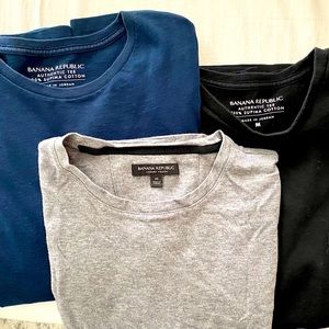 Like New set of 3 Men’s Banana Republic Supima Cotton T-shirt size Medium